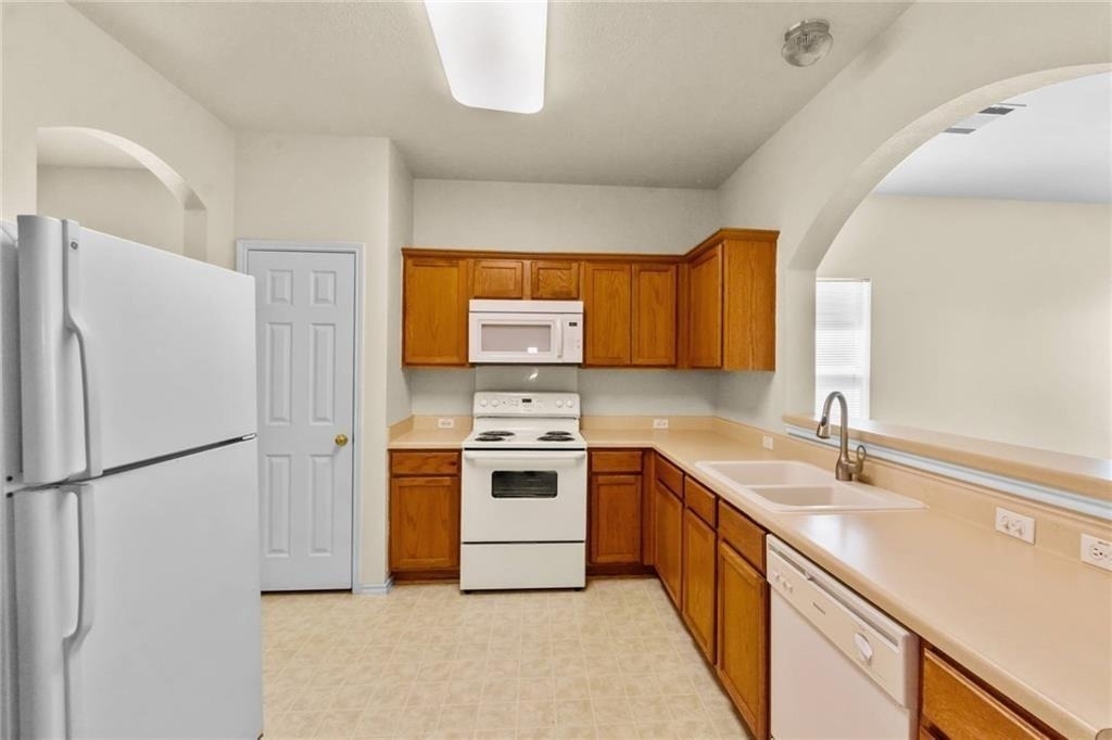 603 Wiley St - Photo 2