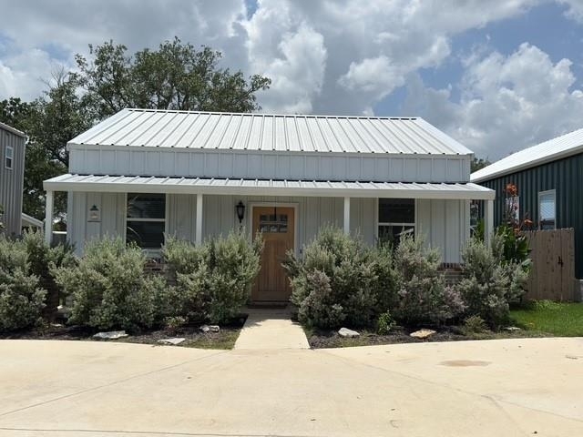 225 Western Ave - Photo 2