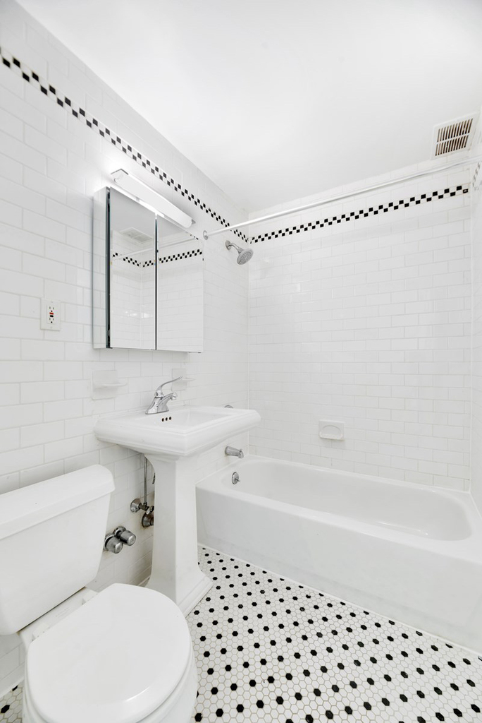 Lexington Avenue - Photo 4
