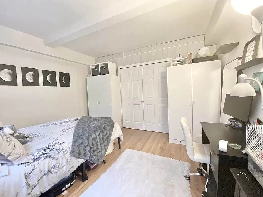 328 East 43rd Street - Photo 11