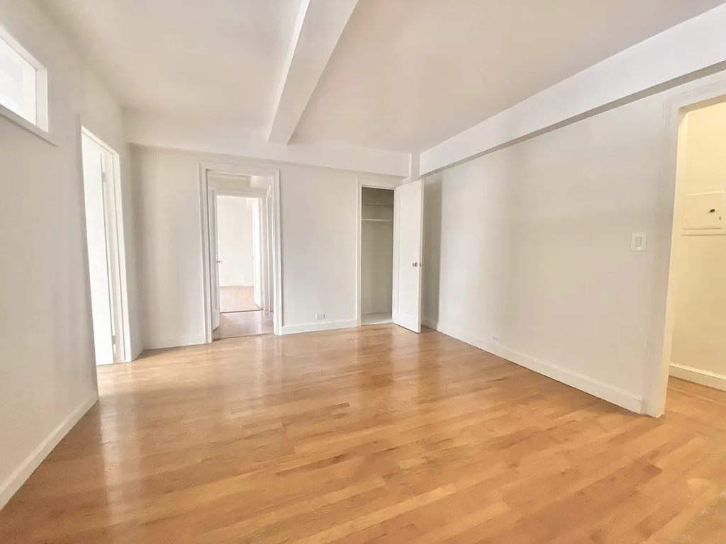 328 East 43rd Street - Photo 1