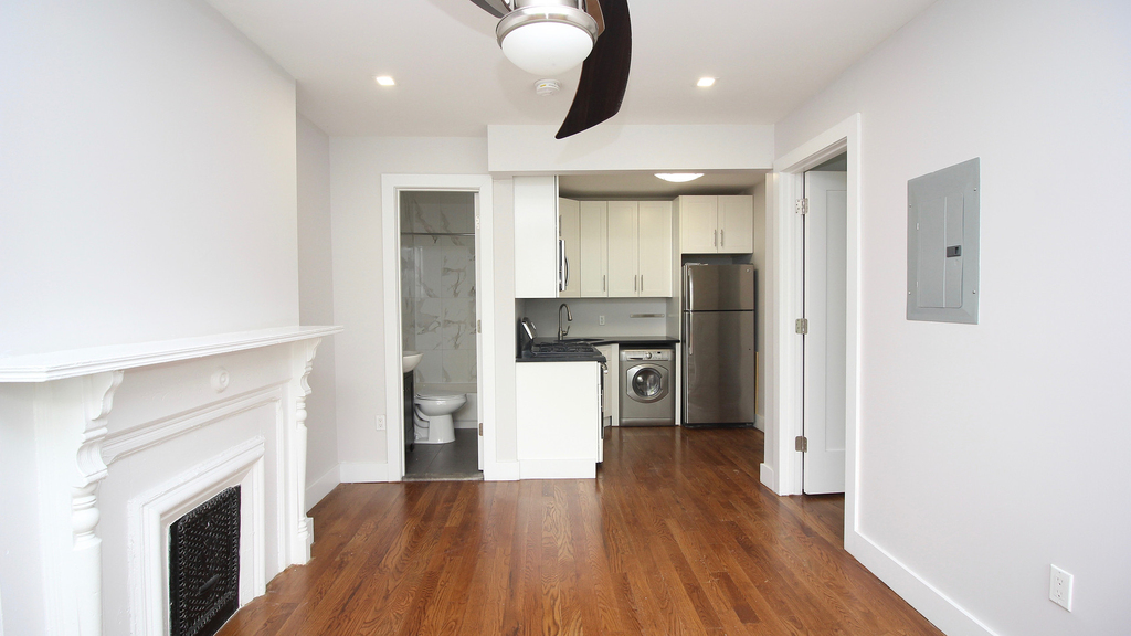 135 Decatur St 11216 - Photo 10