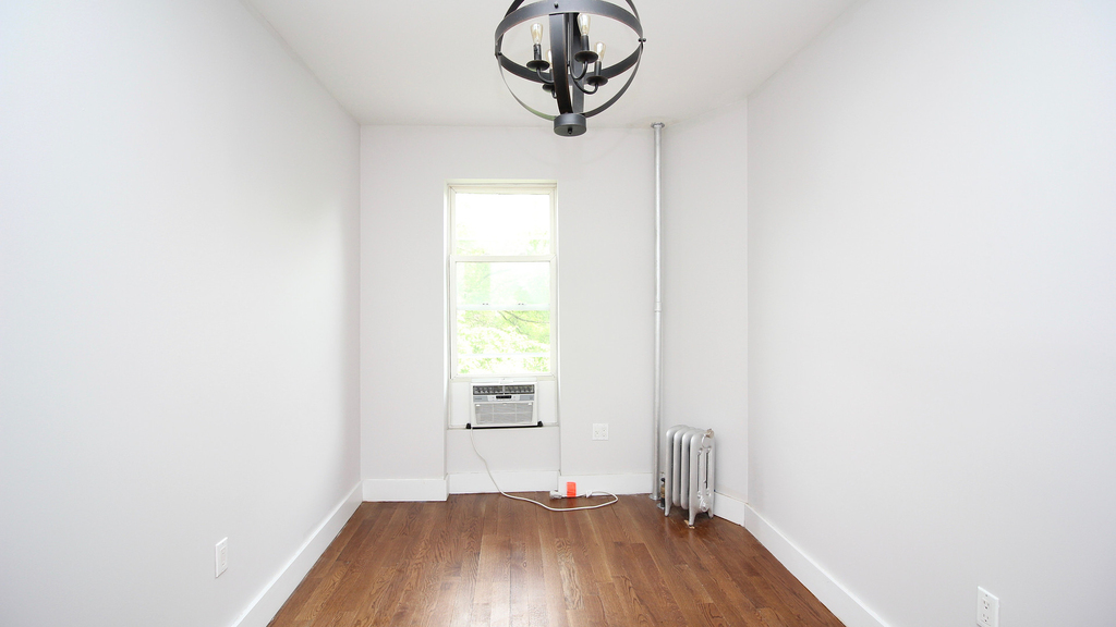 135 Decatur St 11216 - Photo 1