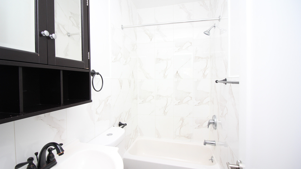 135 Decatur St 11216 - Photo 4