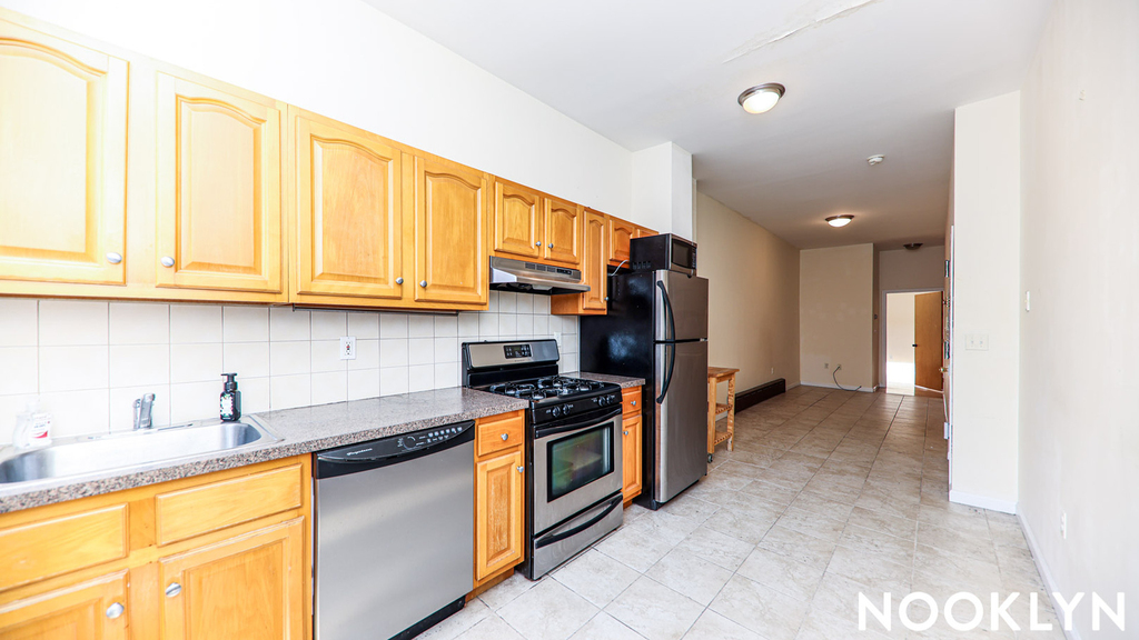 50 Wyckoff Avenue - Photo 3