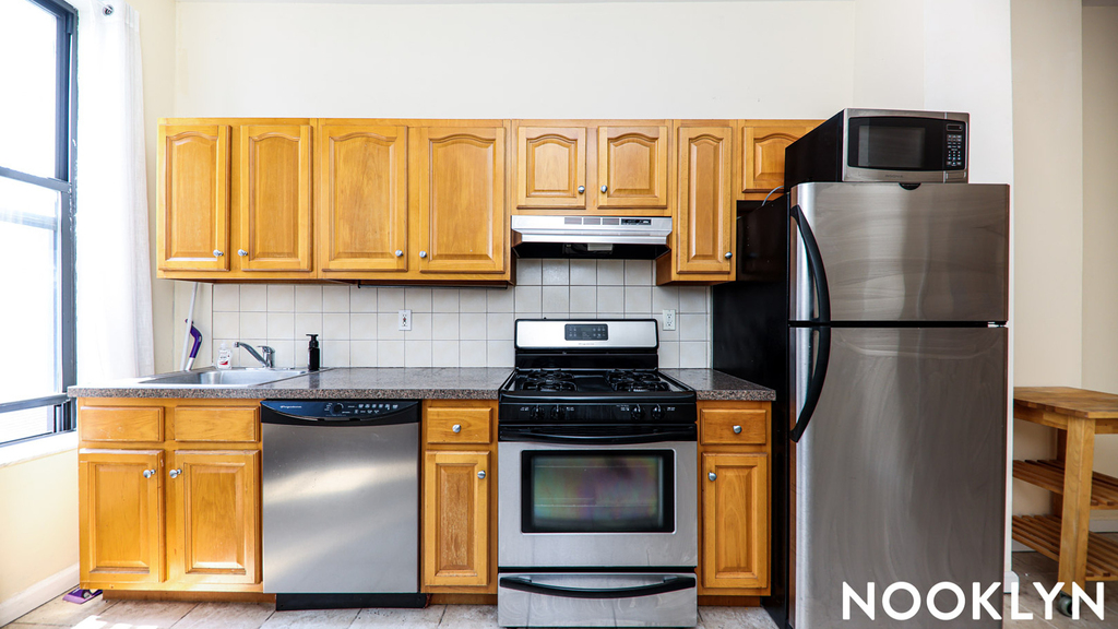 50 Wyckoff Avenue - Photo 0