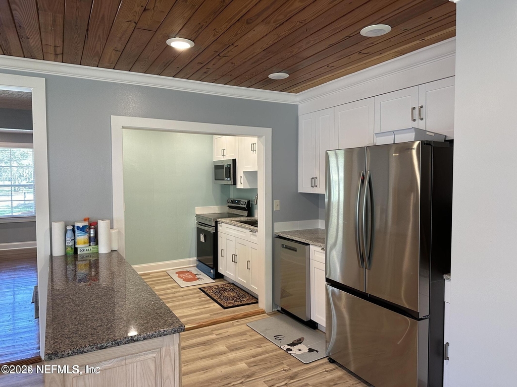6660 Oriole Avenue - Photo 3