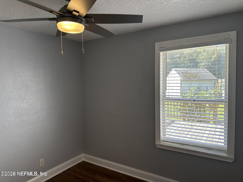 6660 Oriole Avenue - Photo 8
