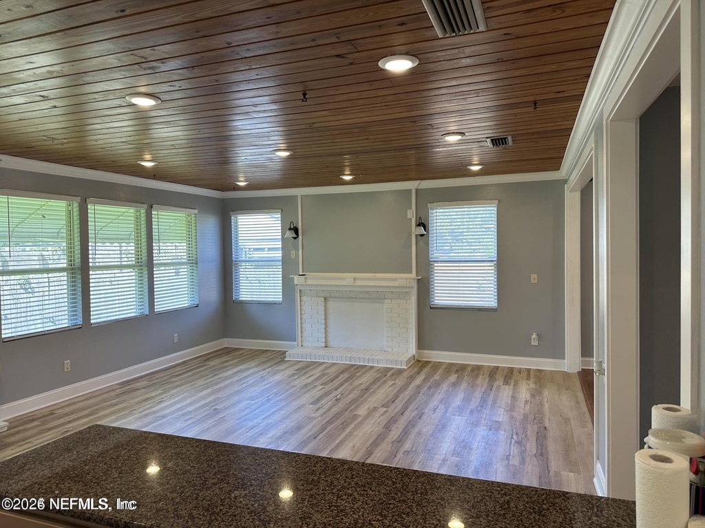 6660 Oriole Avenue - Photo 4