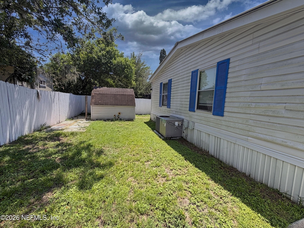 7633 Plumwood Drive - Photo 14