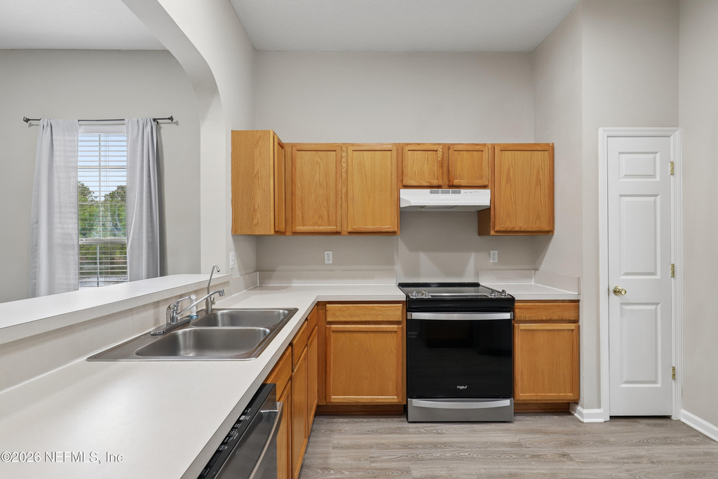 11242 Panther Creek Parkway - Photo 8
