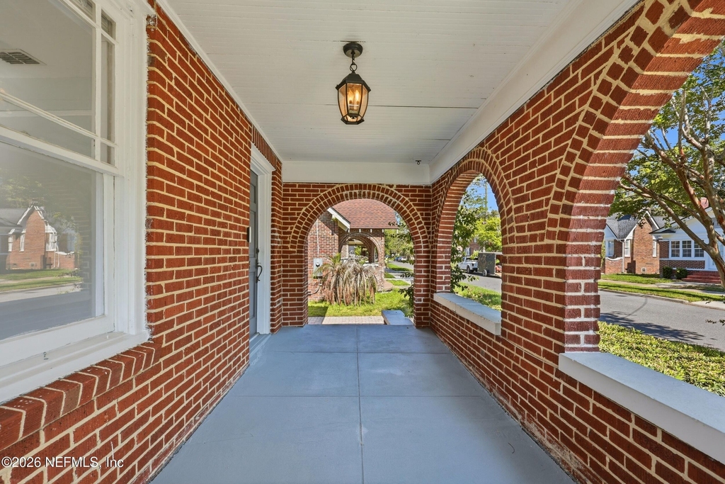 2614 Dellwood Avenue - Photo 4