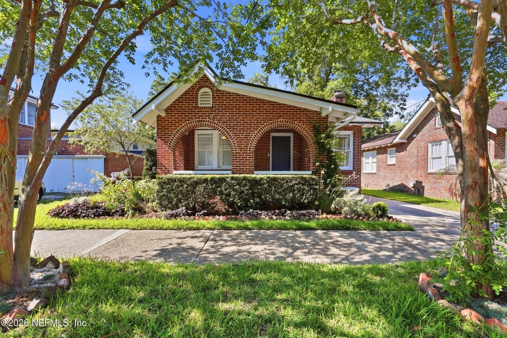 2614 Dellwood Avenue - Photo 0