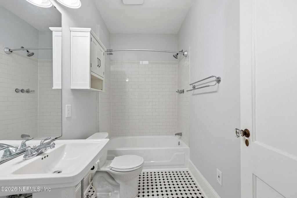 2614 Dellwood Avenue - Photo 15