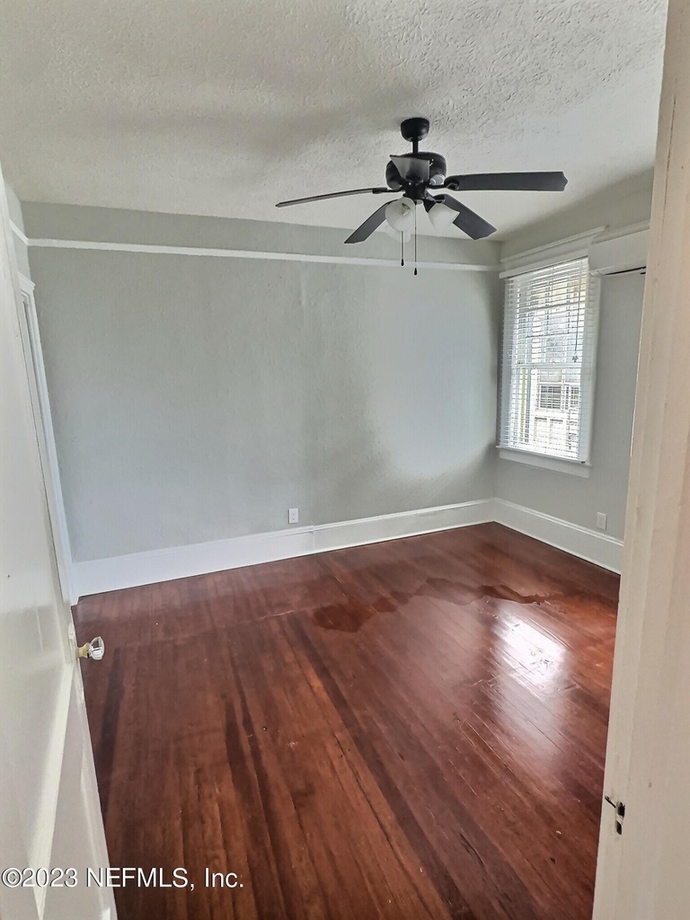2116 Herschel Street - Photo 3