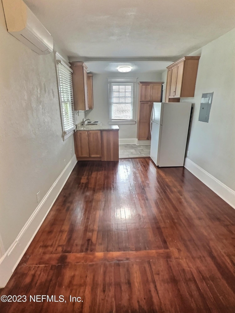 2116 Herschel Street - Photo 1
