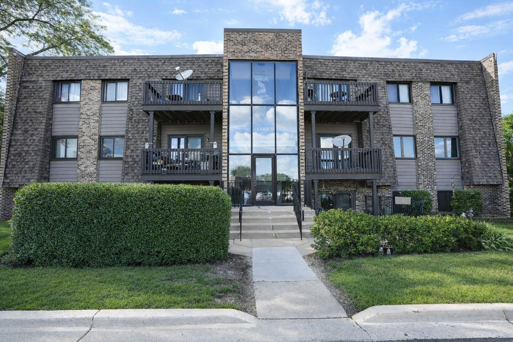 1486 Stonebridge Circle - Photo 0