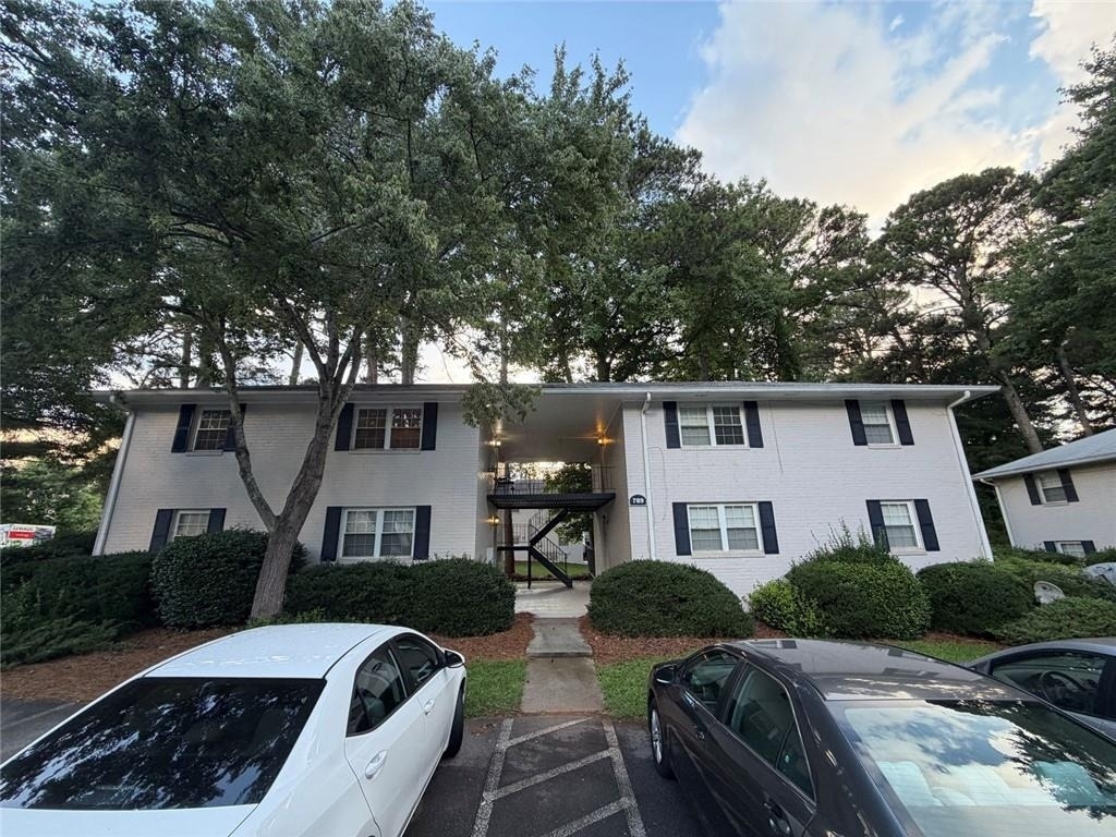 789 Jordan Lane - Photo 0