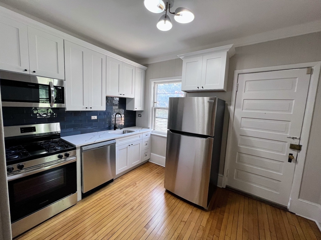 517 Hamilton Street - Photo 1