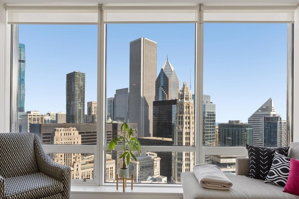 401 N Wabash Avenue - Photo 2