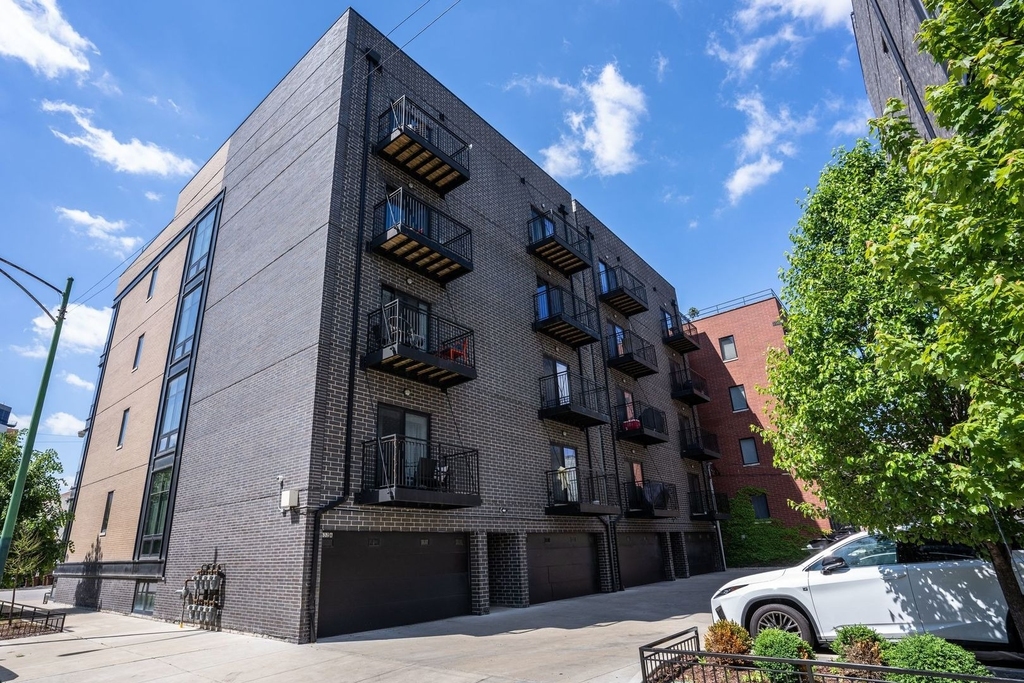 832 W Erie Street - Photo 14