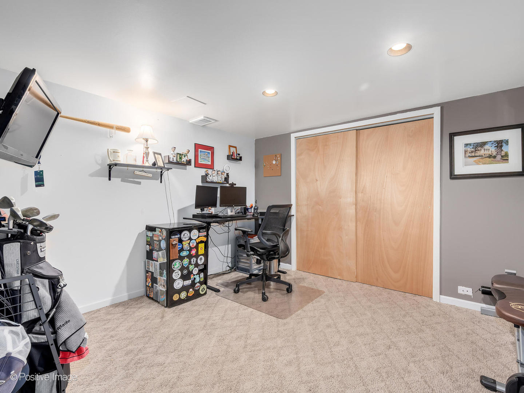 392 E Saint Charles Road - Photo 19