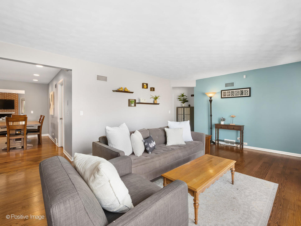 392 E Saint Charles Road - Photo 3