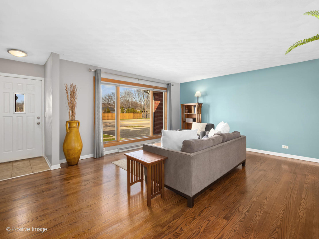 392 E Saint Charles Road - Photo 2