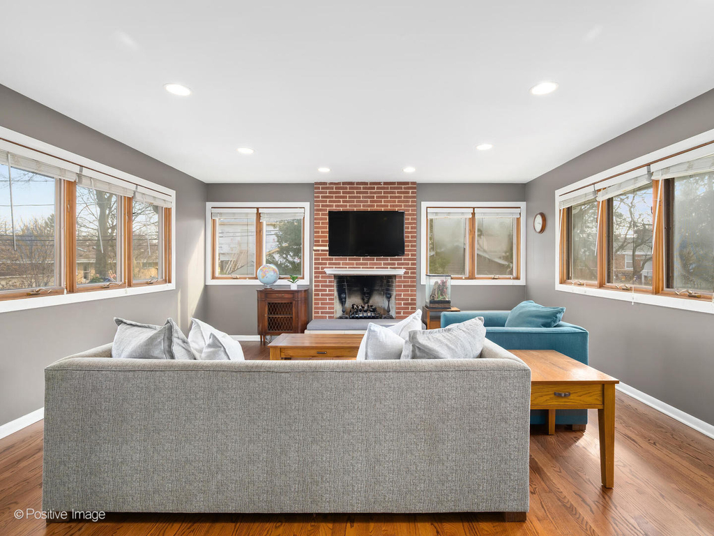 392 E Saint Charles Road - Photo 4