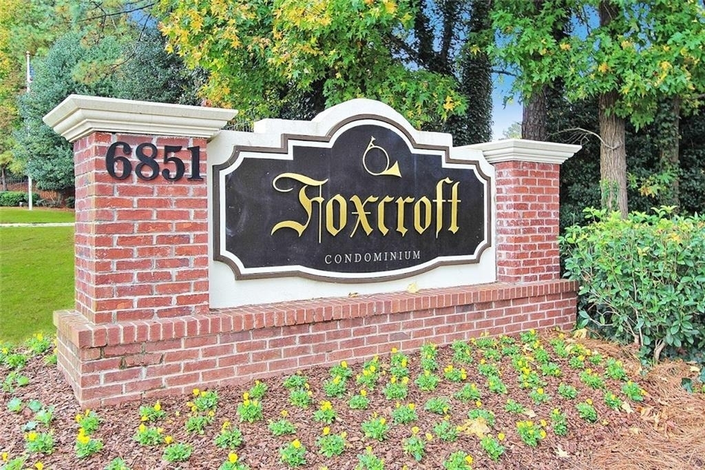 6851 Roswell Road - Photo 8