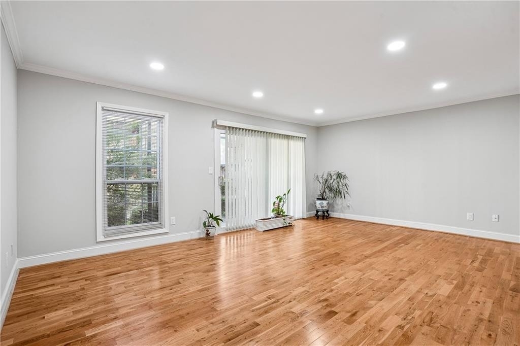 6851 Roswell Road - Photo 14