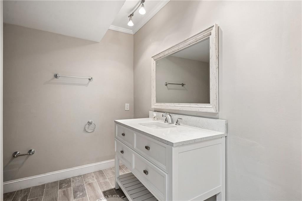 6851 Roswell Road - Photo 18