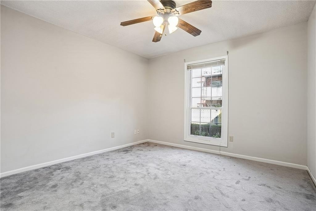 6851 Roswell Road - Photo 20
