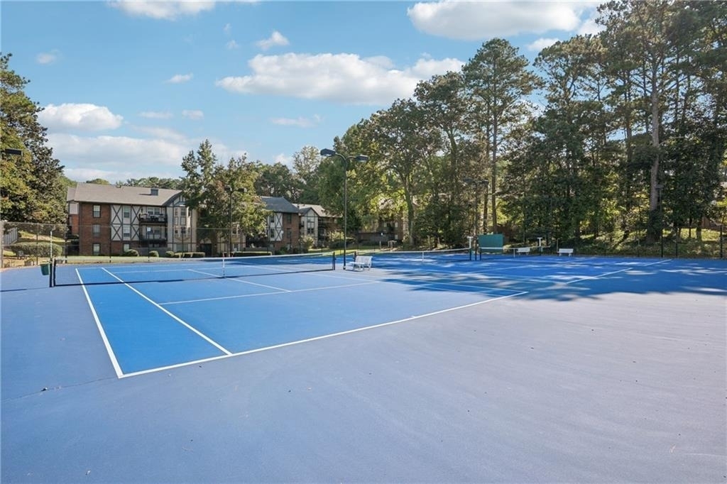 6851 Roswell Road - Photo 27