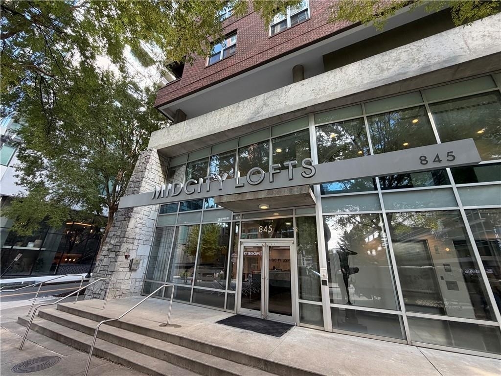 845 Spring Street Nw - Photo 0