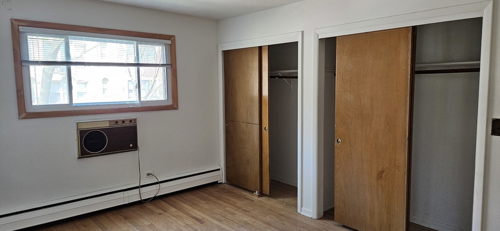6819 N Wayne Avenue - Photo 2