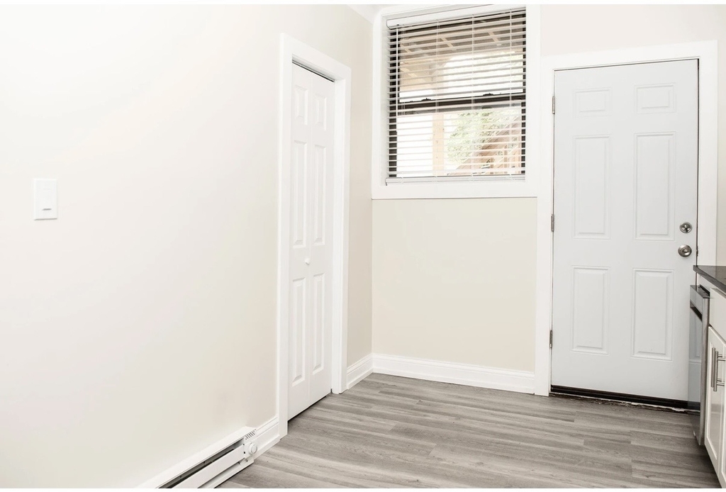 730 W Roscoe Street - Photo 4