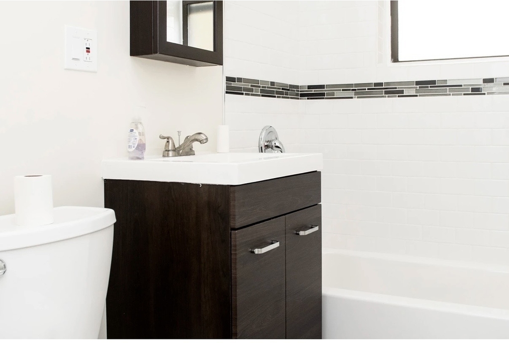 730 W Roscoe Street - Photo 7