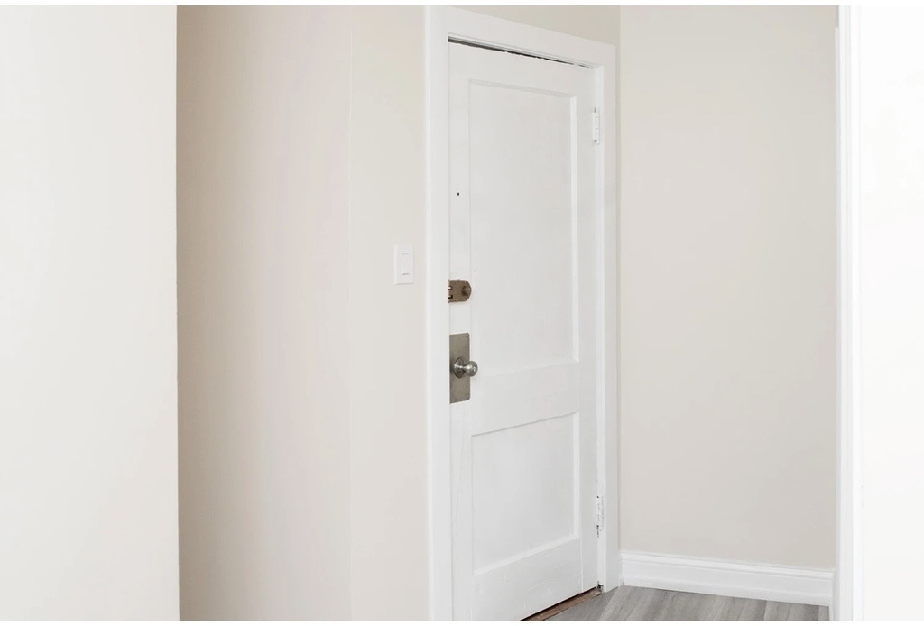 730 W Roscoe Street - Photo 8