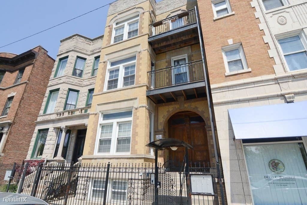 3044 W North Avenue - Photo 0