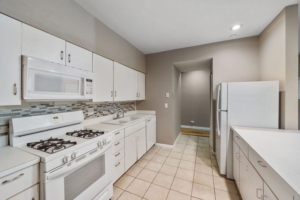 730 W Schubert Avenue - Photo 4