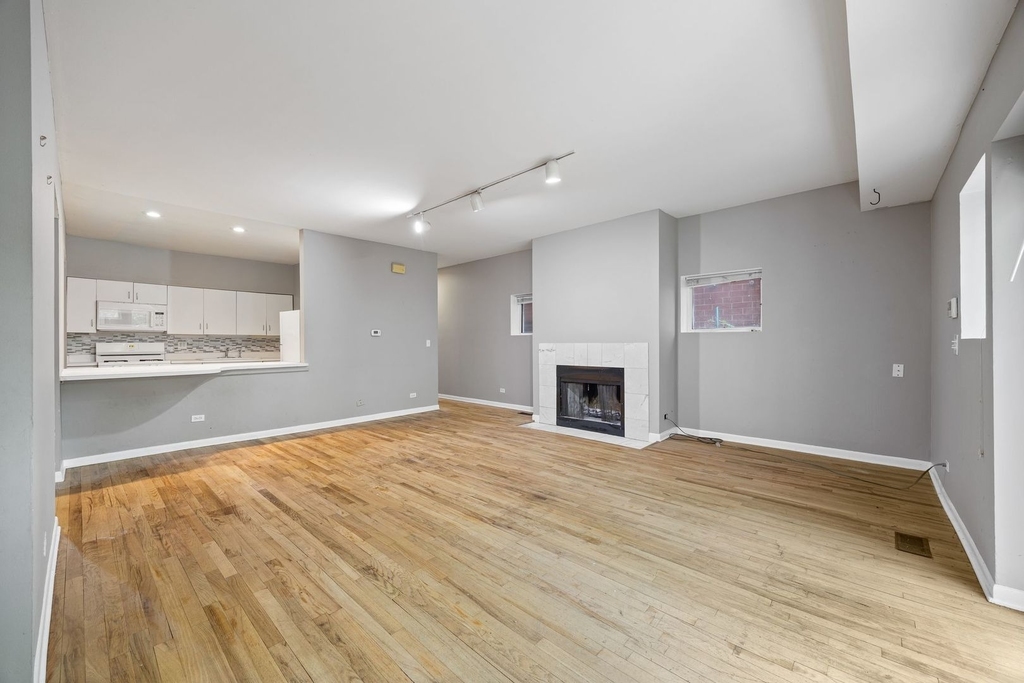 730 W Schubert Avenue - Photo 1