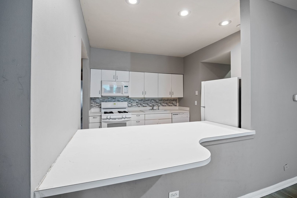 730 W Schubert Avenue - Photo 7