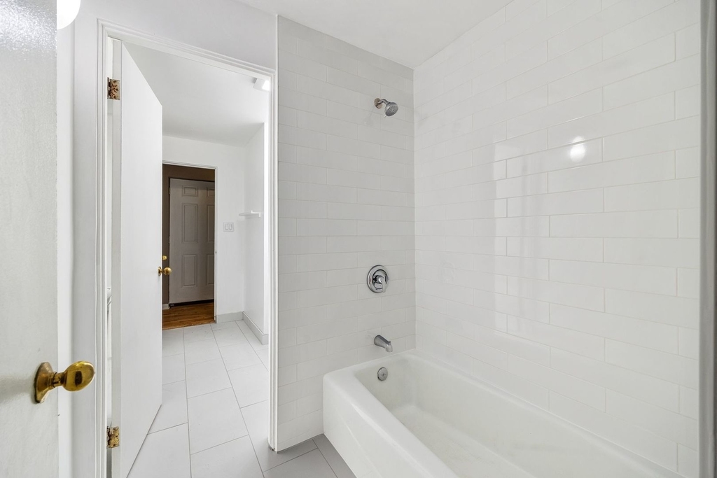 730 W Schubert Avenue - Photo 10
