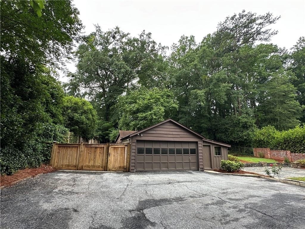935 Stovall Boulevard Ne - Photo 34