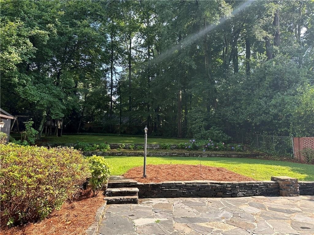 935 Stovall Boulevard Ne - Photo 2