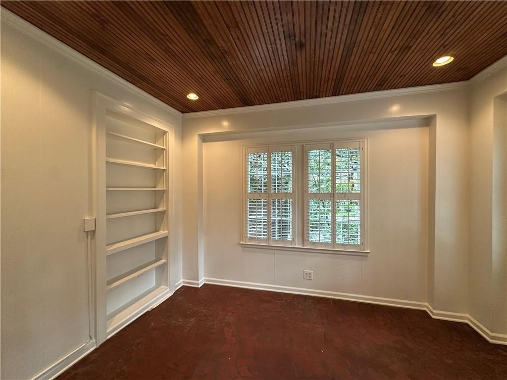 935 Stovall Boulevard Ne - Photo 12