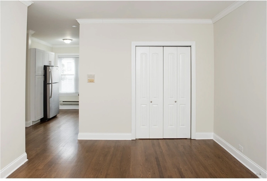 3817 N Greenview Avenue - Photo 7