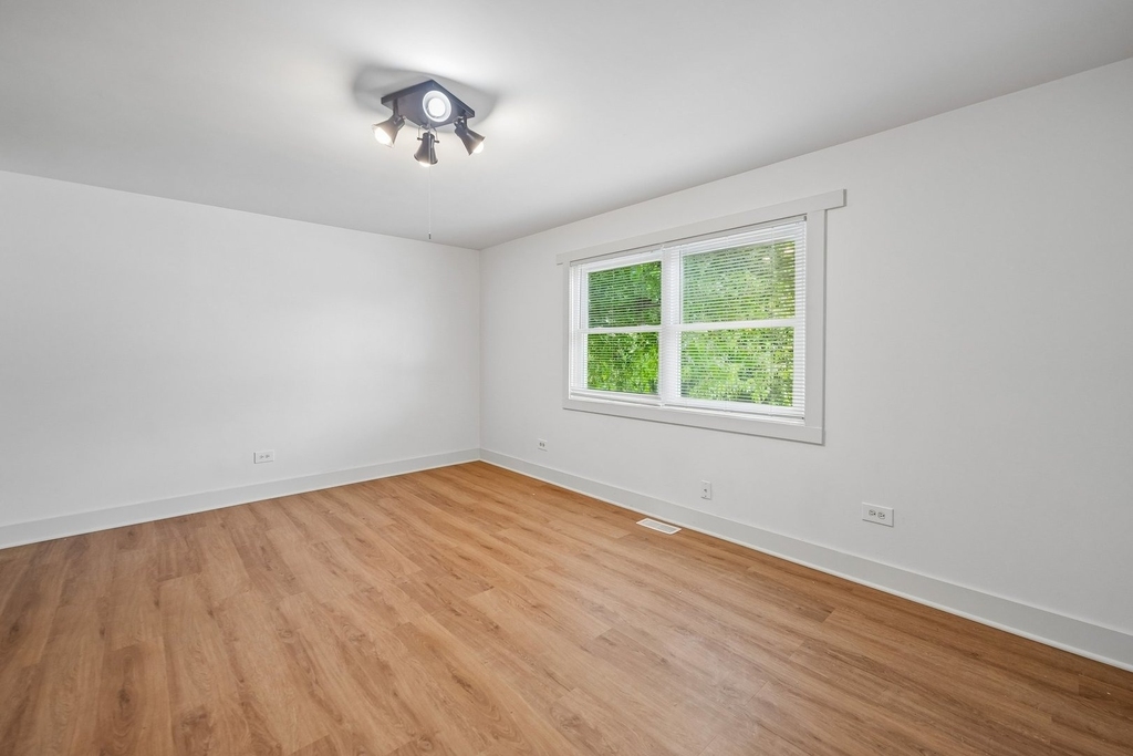 867 Harris Drive - Photo 19
