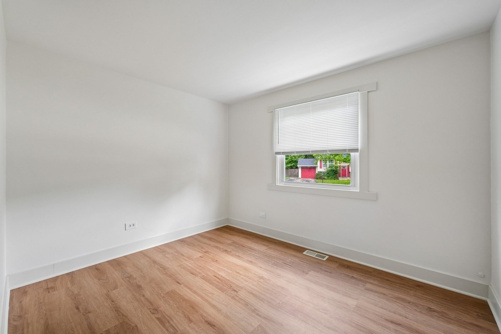 867 Harris Drive - Photo 20